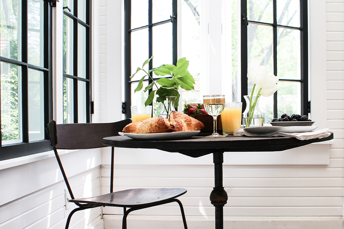 Bright Dinning Room Ideas 1